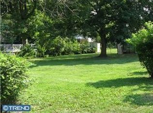 327 Oakland Ave, Maple Shade, NJ 08052