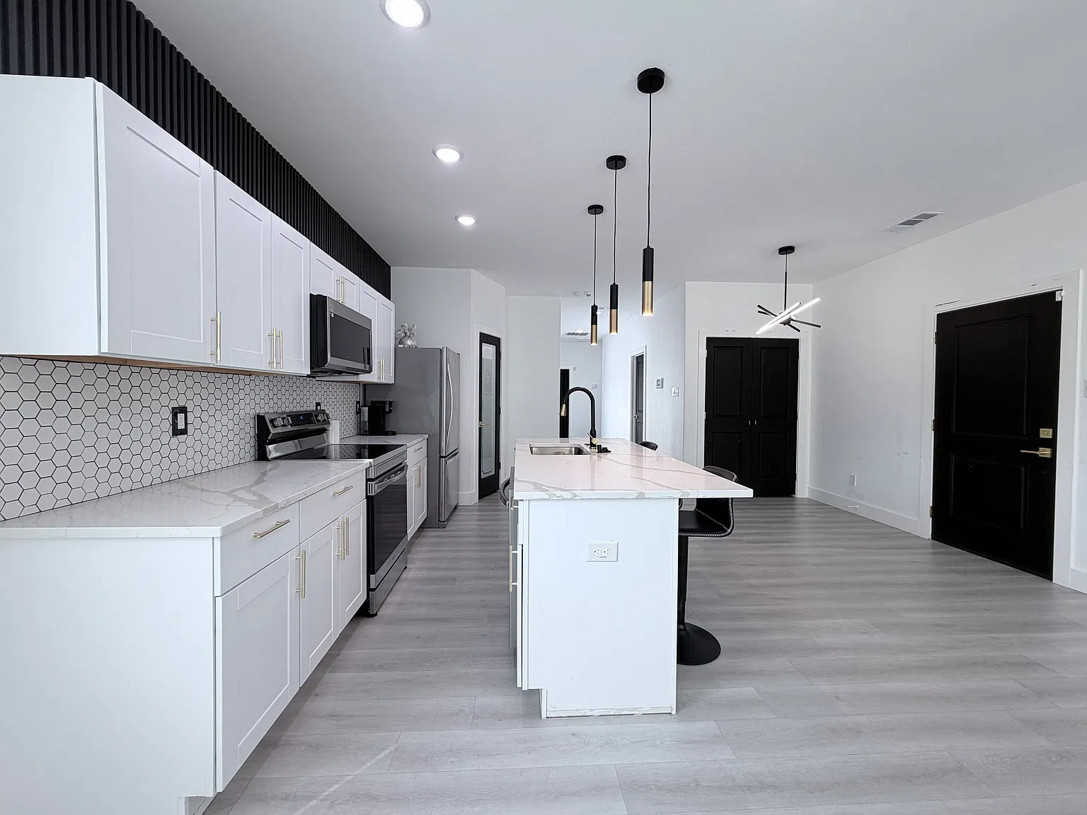 3 bed, 1411 sqft, $2,500 — Photo 4