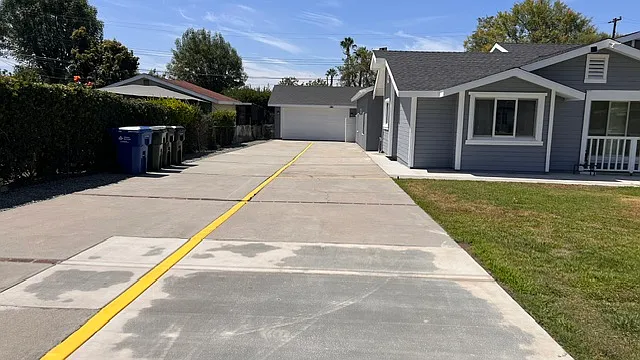 5 bed, 3016 sqft, $4,500 — Photo 2