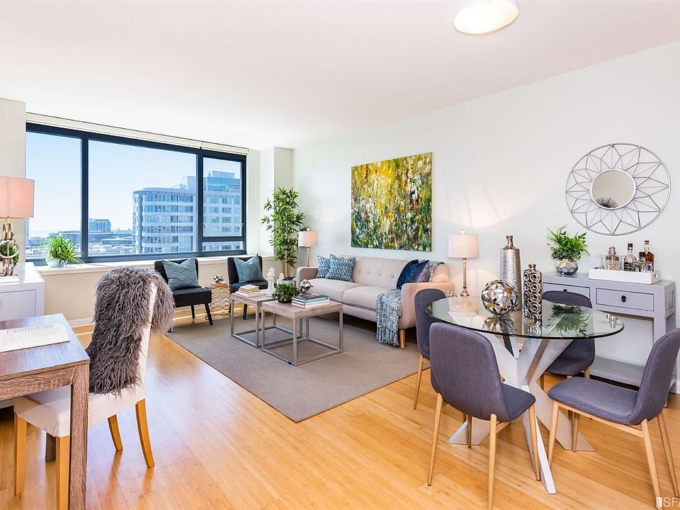 1st image of 260 King St Unit 1311