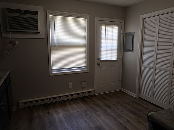 4th image of 714 S State St Unit 3