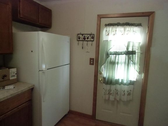 2nd image of 640 N Pine St