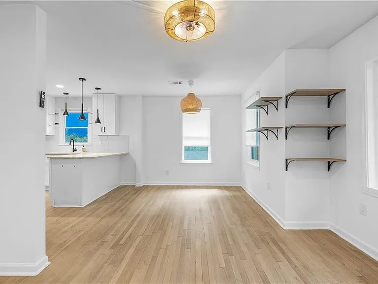 844 Deckner Ave SW — Photo 6