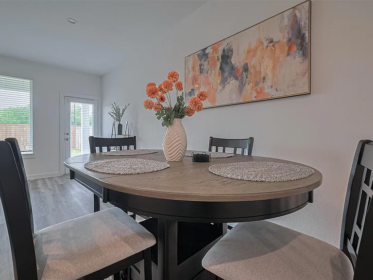 10405 Hadley Park Trl — Photo 3