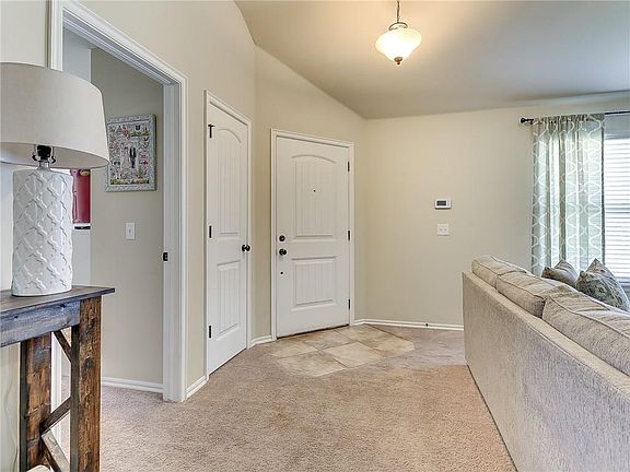 3rd image of 12501 Heritage Oaks Dr