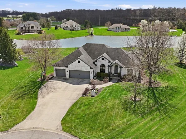 9802 Banyan Ct, Fort Wayne, IN 46835