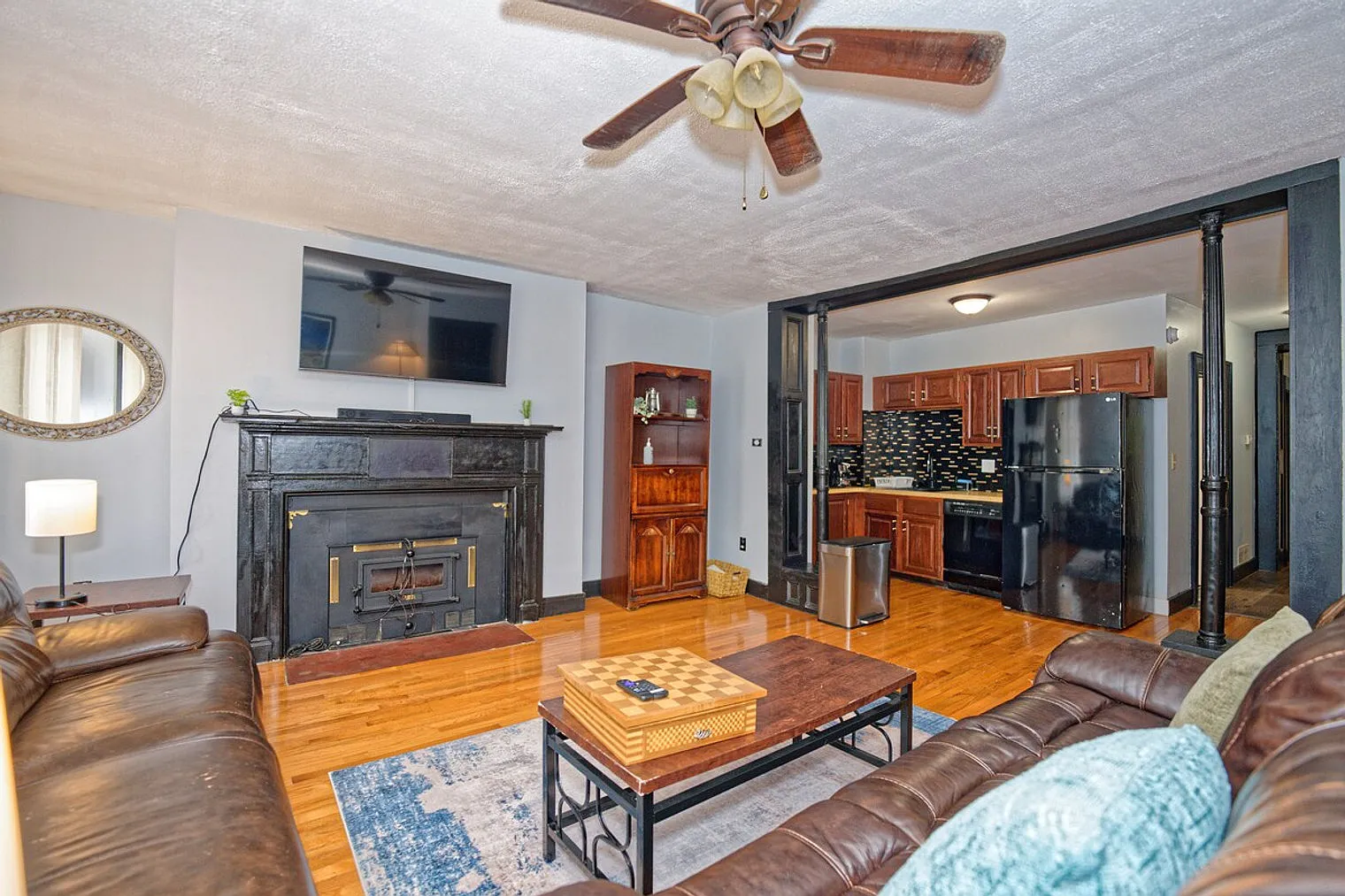 2 bed, 1.0 bath, $3,138 — Photo 4