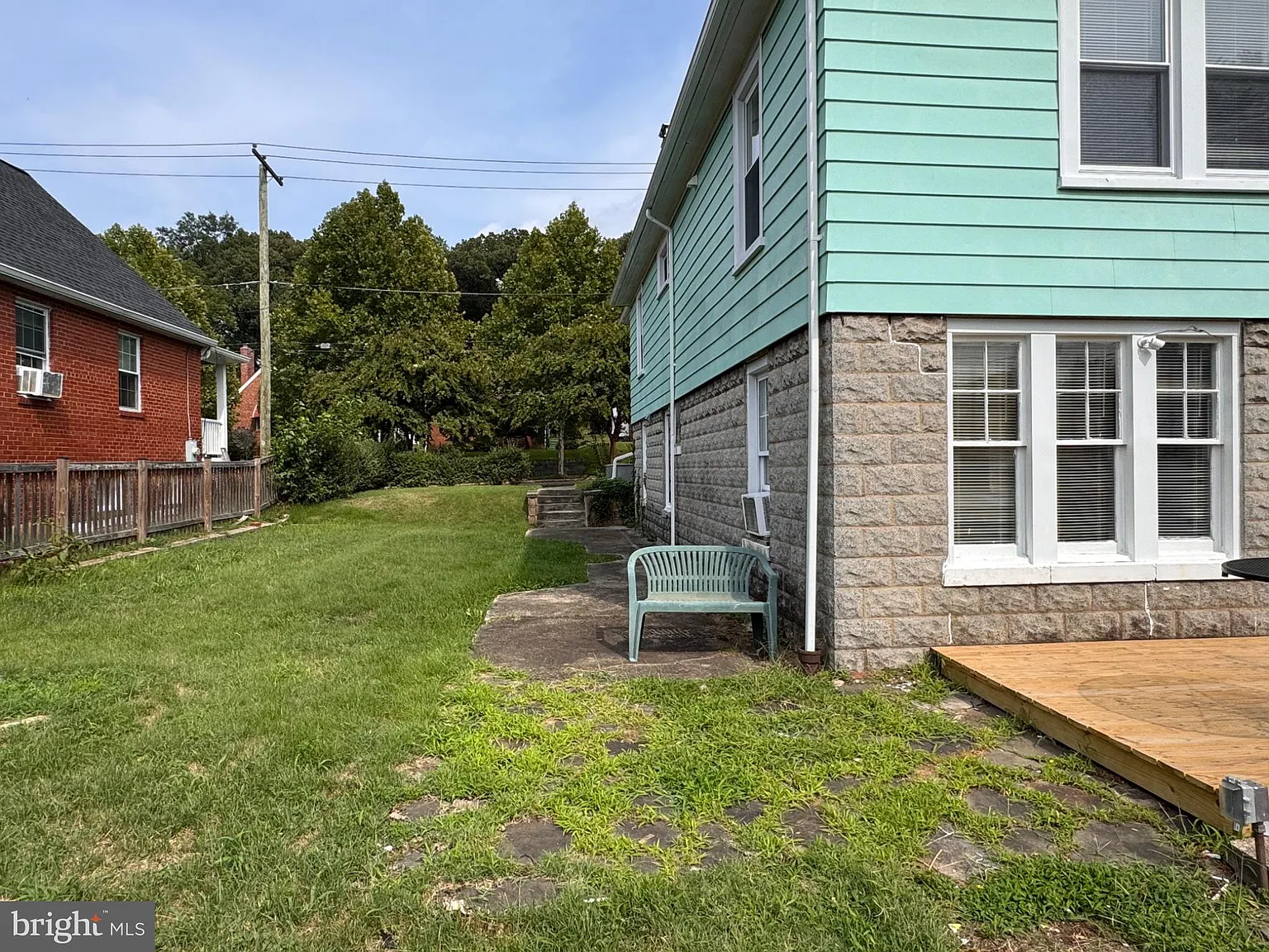 3 bed, 1.0 bath, 1500 sqft, $3,495 — Photo 3