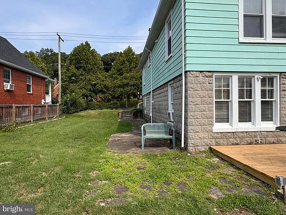 3rd image of 4212 22nd St NE