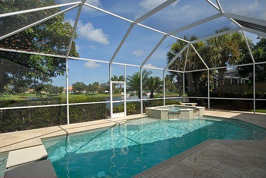 Large Custom Pool & Spa