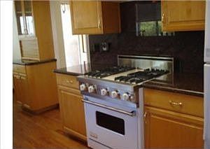 2nd image of 5021 Scott St