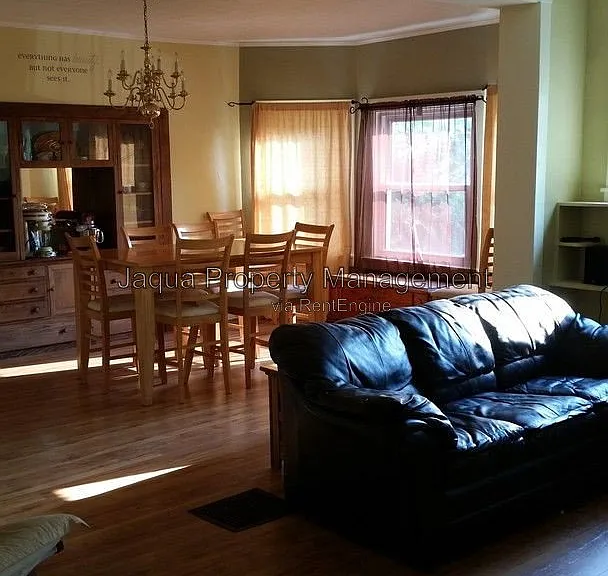 423 Erie St — Photo 5