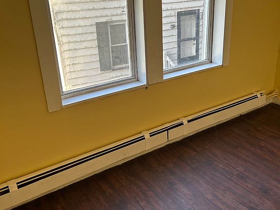 5th image of 434 Baldwin St APT 1