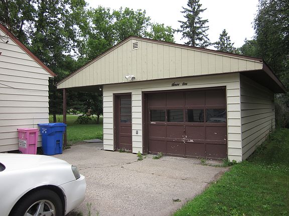 5th image of 310 Langford St