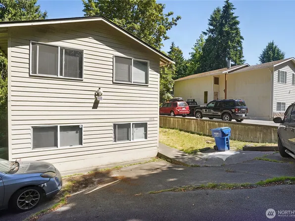 10616 Roosevelt Way NE, Seattle, WA 98125