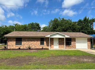 202 Denton St, Sanger, TX 76266