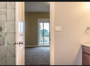 7004 S Cornell Ave APT 1S, Chicago, IL 60649