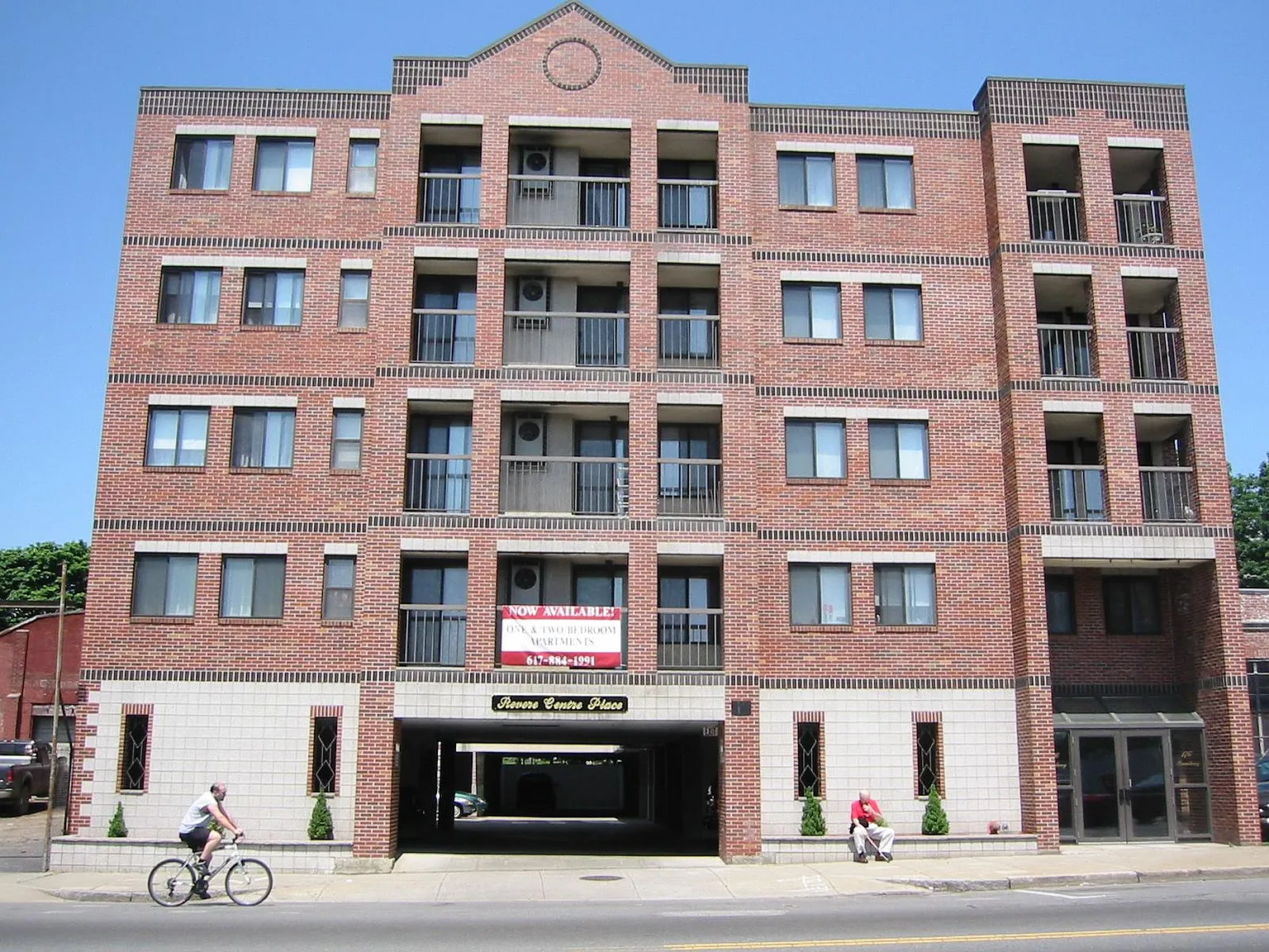 176 Broadway, Revere — Photo 1