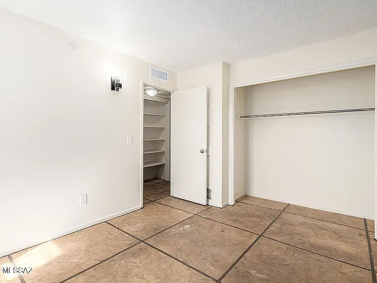 2823 N Flanwill Blvd #1 & 2 — Photo 18