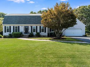 73 Hansen Farm Rd, North Haven, CT 06473