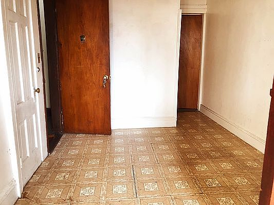 4th image of 32-64 Steinway St #2B