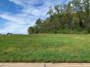 990 Fox Ridge Rd, Platteville, WI 53818