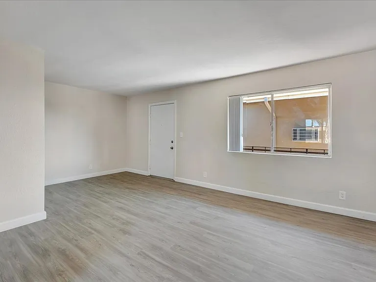 Briarwood Apartments - Riverside, CA — Photo 78