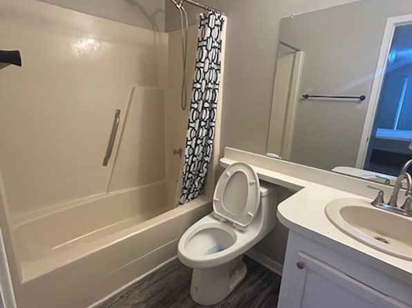 4004 Village Creek Dr