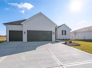 18803 Theden St, Spring Hill, KS 66083