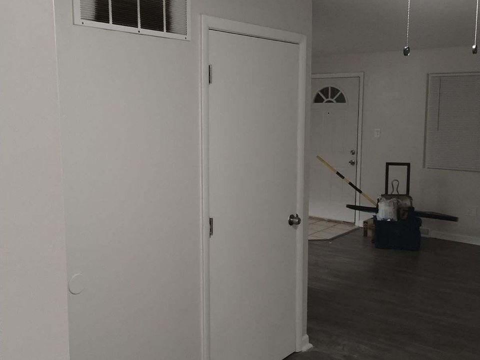 1st image of 4871 Banbury Ct APT 5