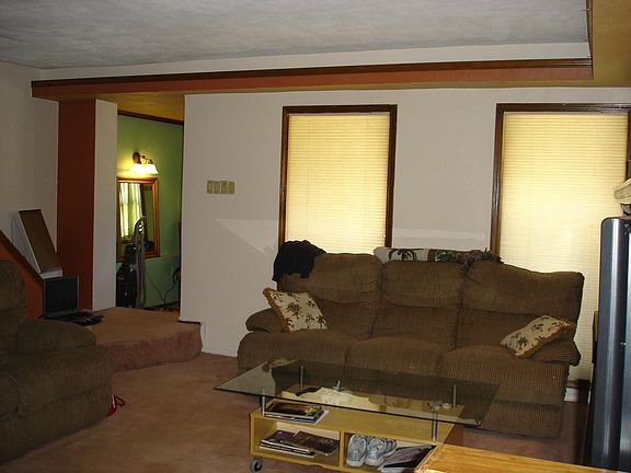 LIVINGROOM