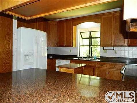 5th image of 1319 Leewood Dr
