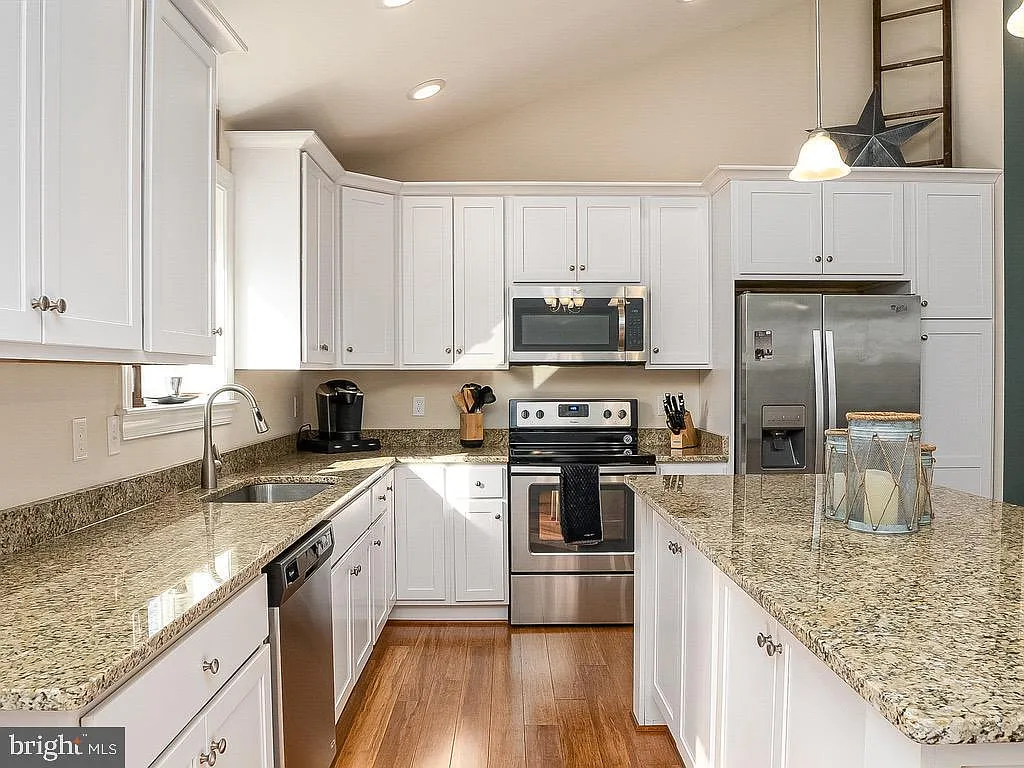 4 bed, 1535 sqft, $3,650 — Photo 3