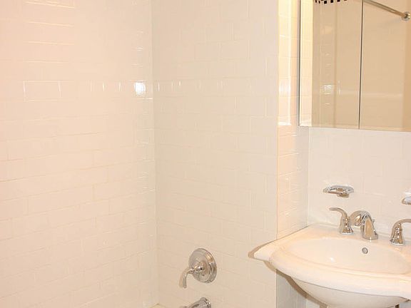 3rd image of 303 E 37th St APT 4F