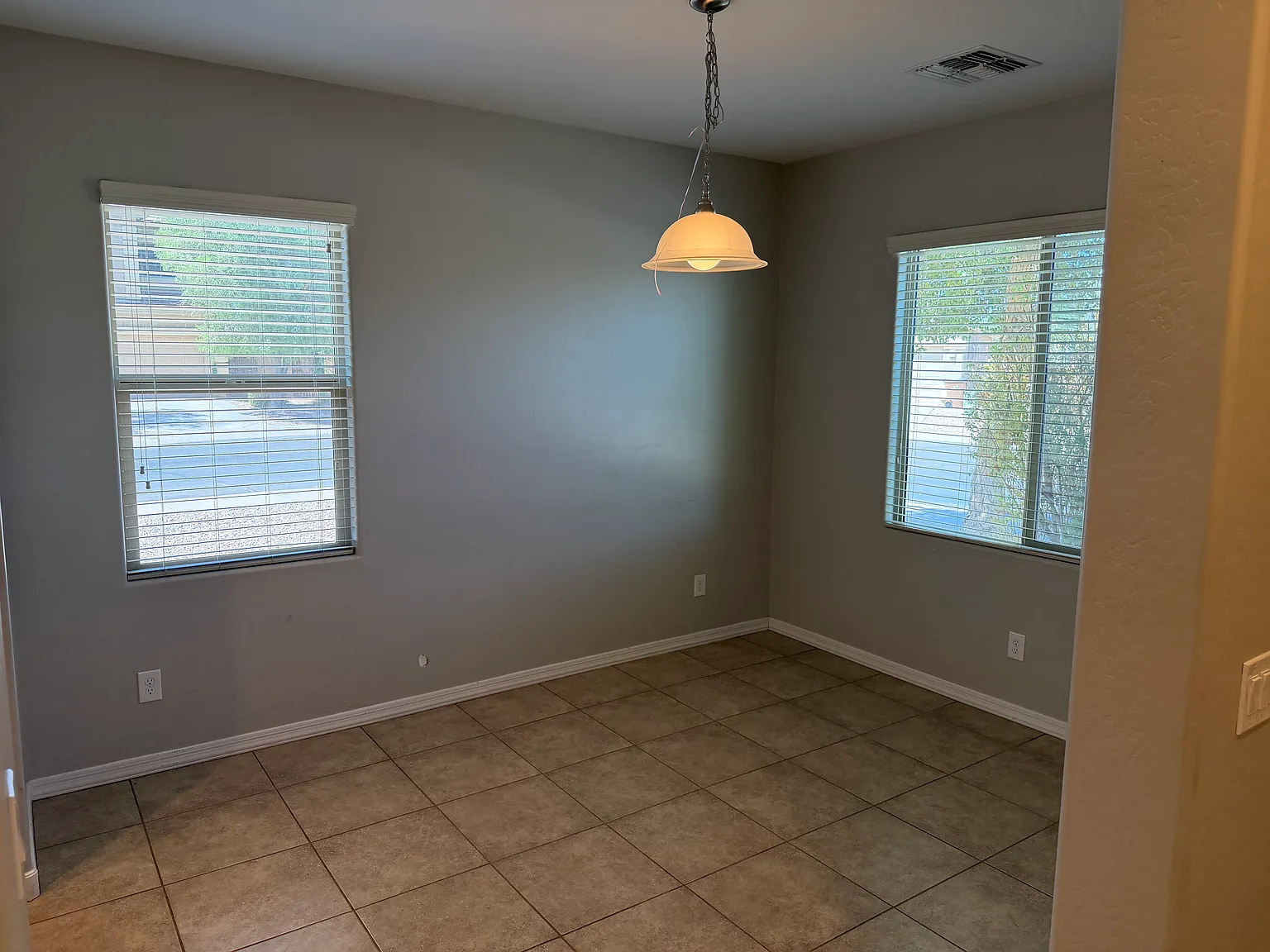 3 bed, 1560 sqft, $1,650 — Photo 4