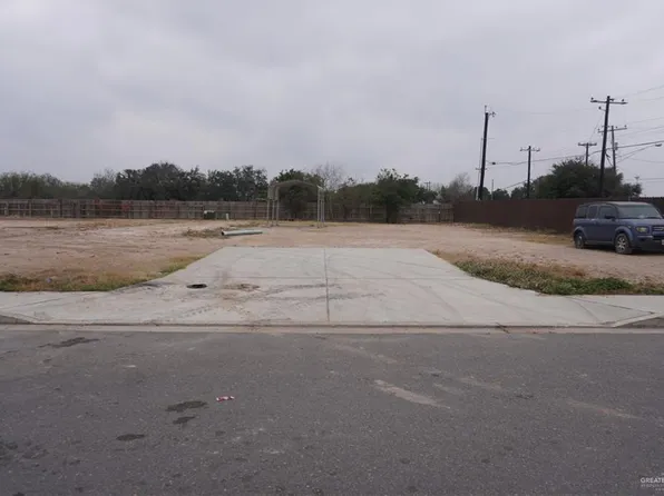 711 Thompson Rd, Mission, TX 78573