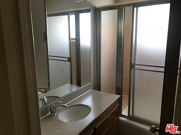 5th image of 686 S St Andrews Pl APT A7