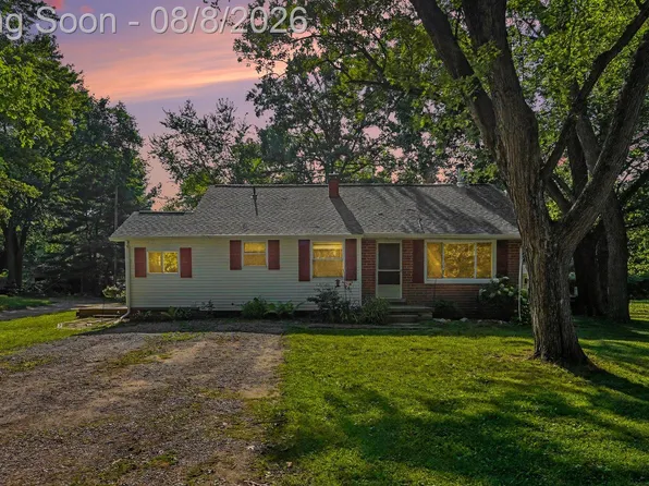 6440 Riverdale Rd, Whitmore Lake, MI 48189