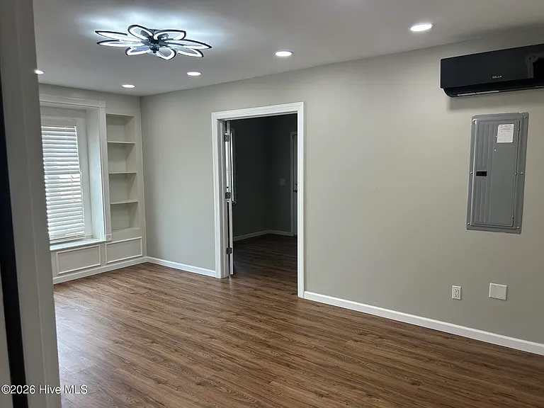 212 W Woodbine Ter — Photo 31