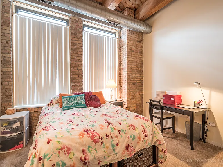 1040 W Adams St #309 — Photo 11