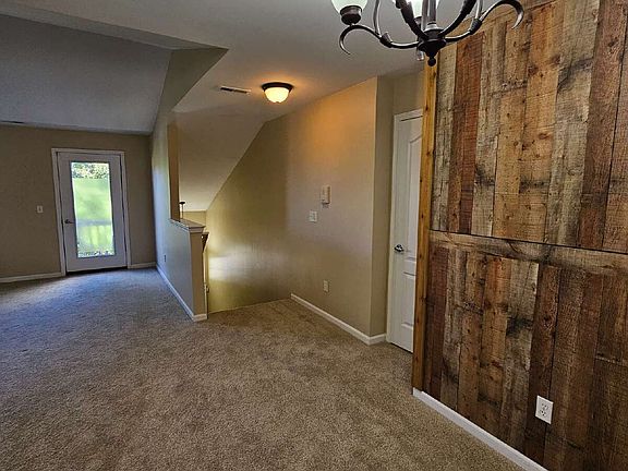 4th image of 32990 Redstone Dr