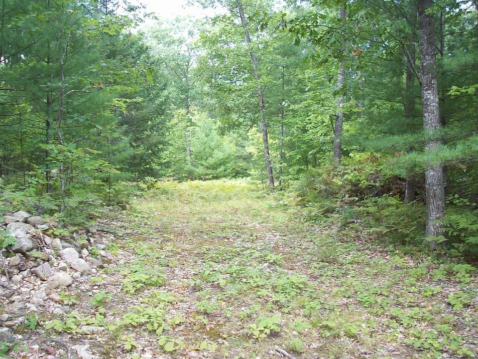 2nd image of 8 Oak Woods Drive