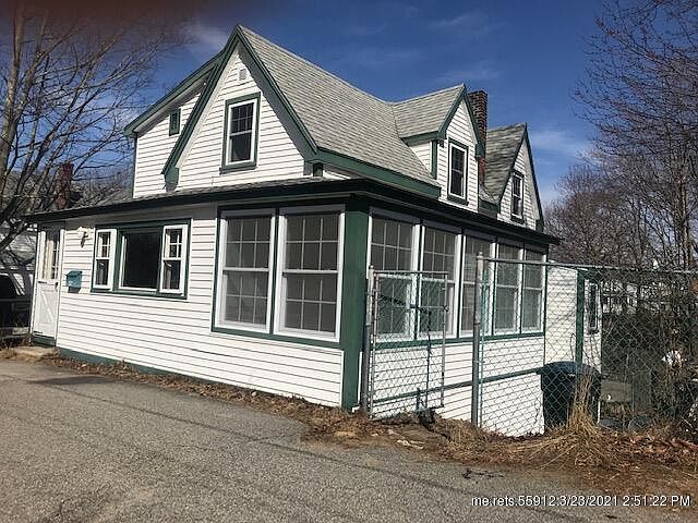 1st image of 32 Wesley Ave