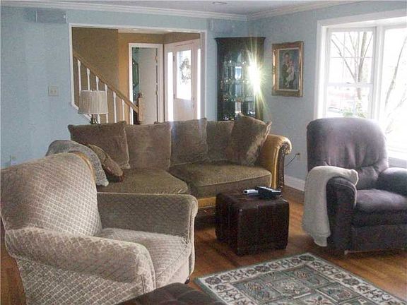 2nd image of 213 Falconhurst Dr