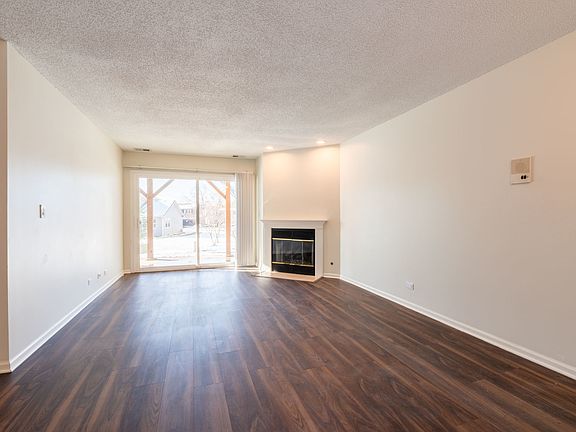 5th image of 32 W Fern Ct Unit 116B