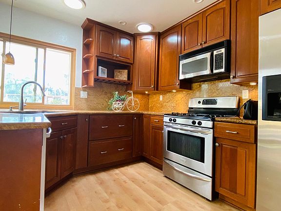 4th image of 8485 Florissant Ct