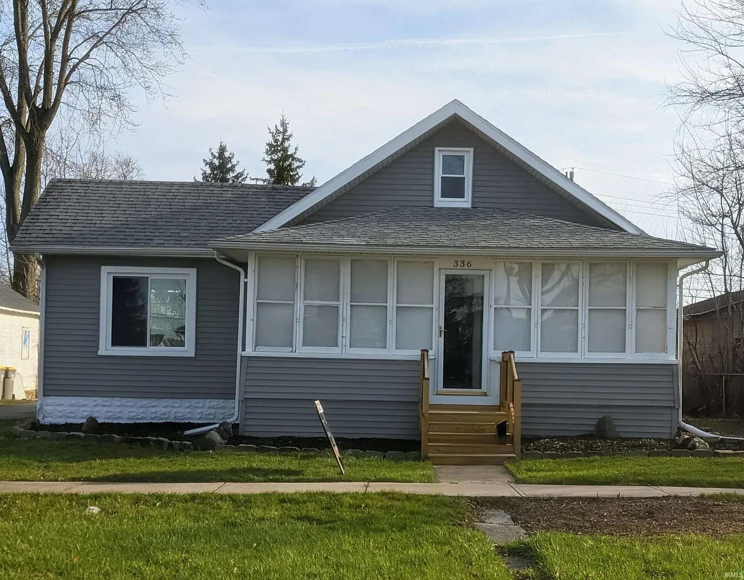 336 W Oak St photo 1