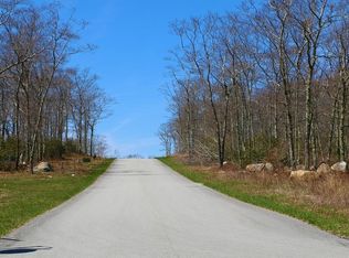 25 Vitruvian Ln, Tiverton, RI 02878