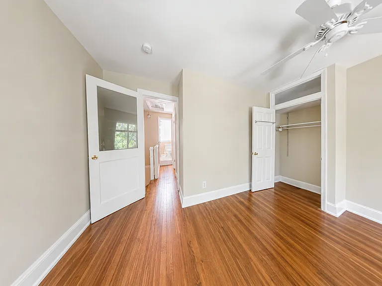1826 Ingleside Ter NW — Photo 9