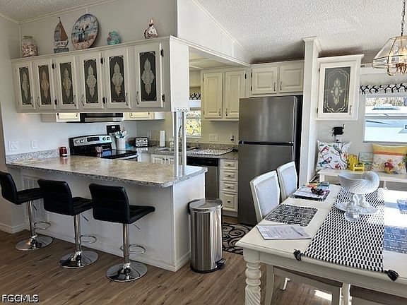 4th image of 19681 Summerlin Rd #404